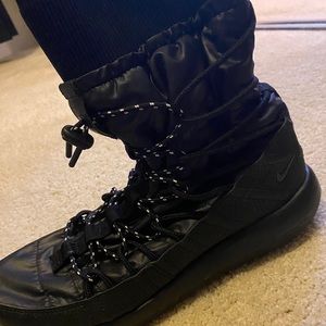 Nike snow boots